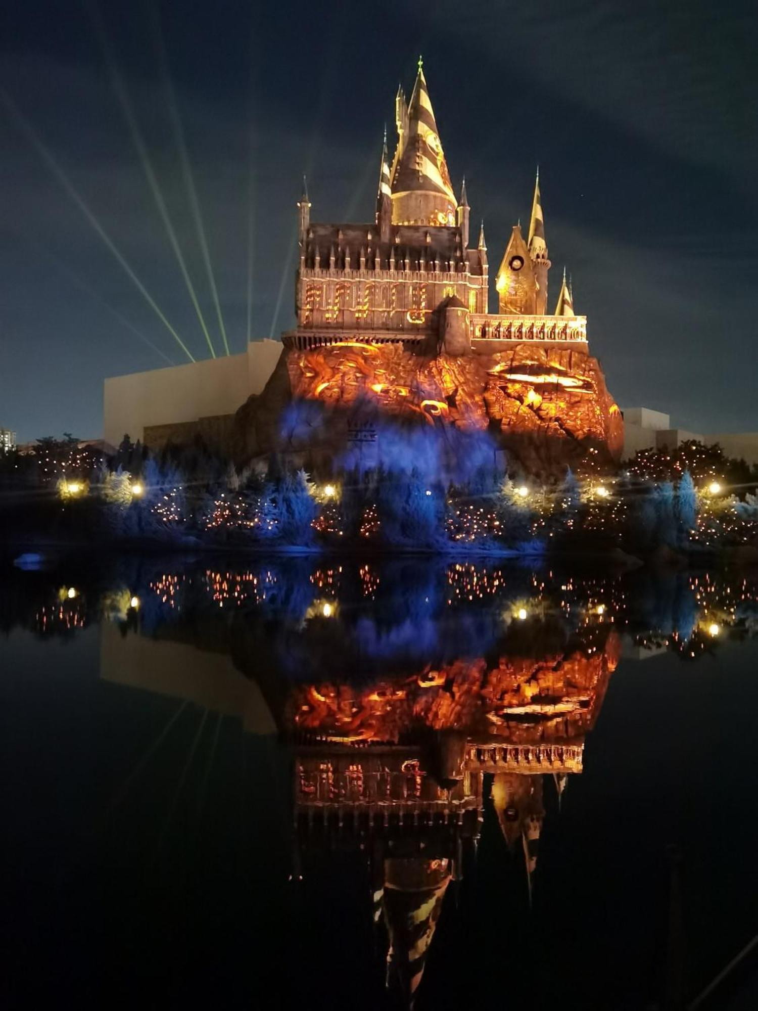 Base-Beijing Wangfujing Serviced Apartment- In Hutong &Bike Rental &Close To Forbidden City, Tian'Anmen Square &Subway Nearby &Free Coffee &Washing Machine,Kitchen &Restaurant Discount &English Speaking &High Speed Free Wifi Exterior photo The show at Disneyland
