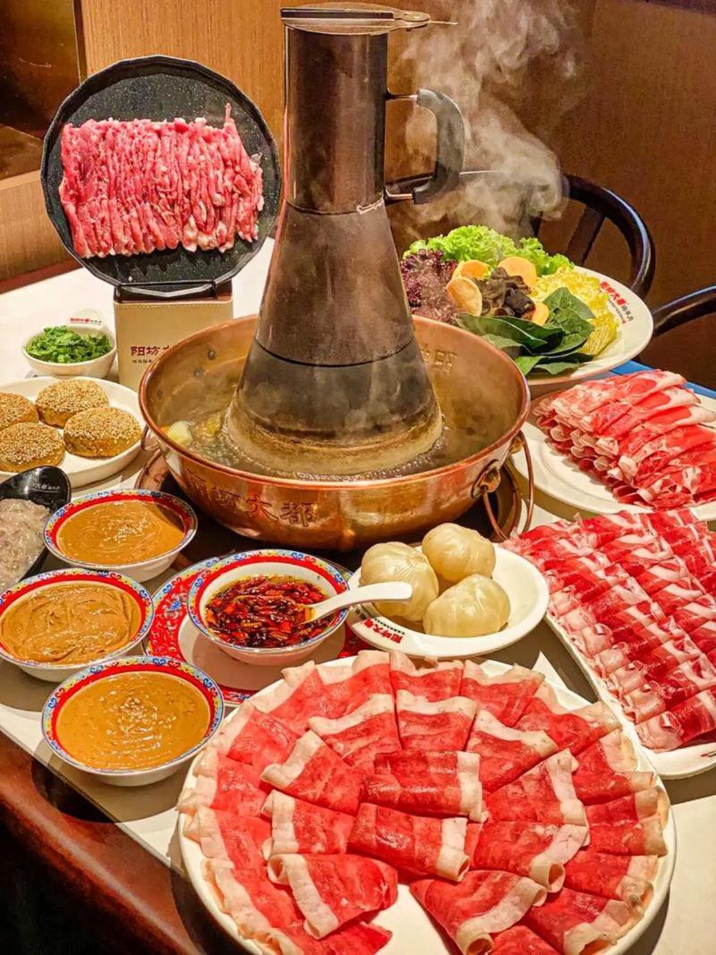 Base-Beijing Wangfujing Serviced Apartment- In Hutong &Bike Rental &Close To Forbidden City, Tian'Anmen Square &Subway Nearby &Free Coffee &Washing Machine,Kitchen &Restaurant Discount &English Speaking &High Speed Free Wifi Exterior photo